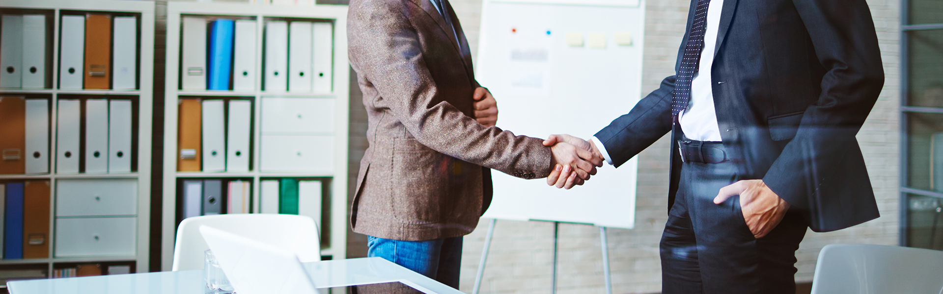 商務投資與合規諮詢